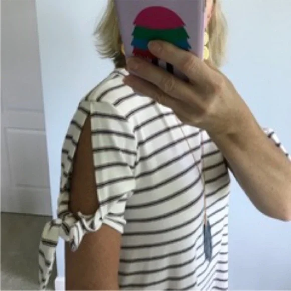 Striped Short Tie Sleeve Dress - Picture 3 of 4